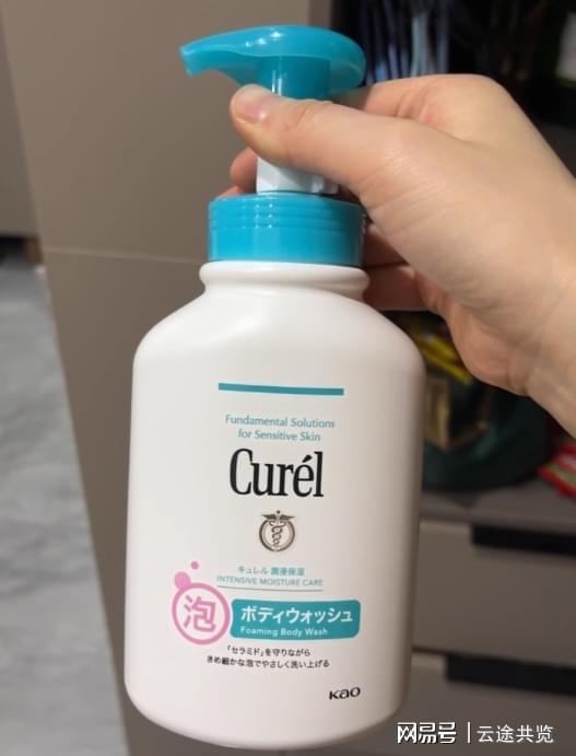 实测！6 款换季锁水养出水光肌！AG真人娱乐沐浴露推荐假滑克星(图4)