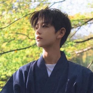 全网热议这届丈夫被改造得太离谱了！AG真人平台婚后男人精致变